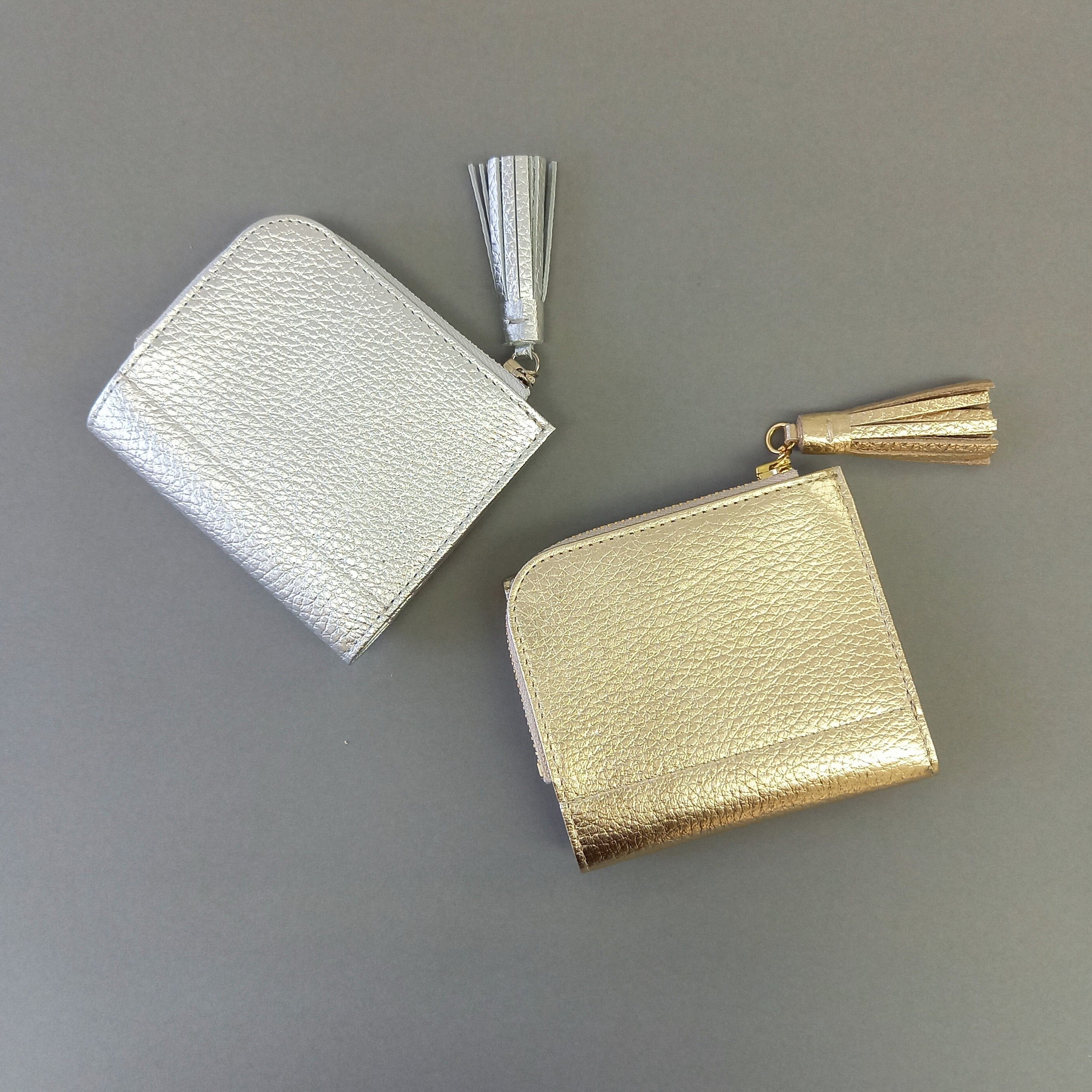 お札を折らないで入れる二つ折り財布