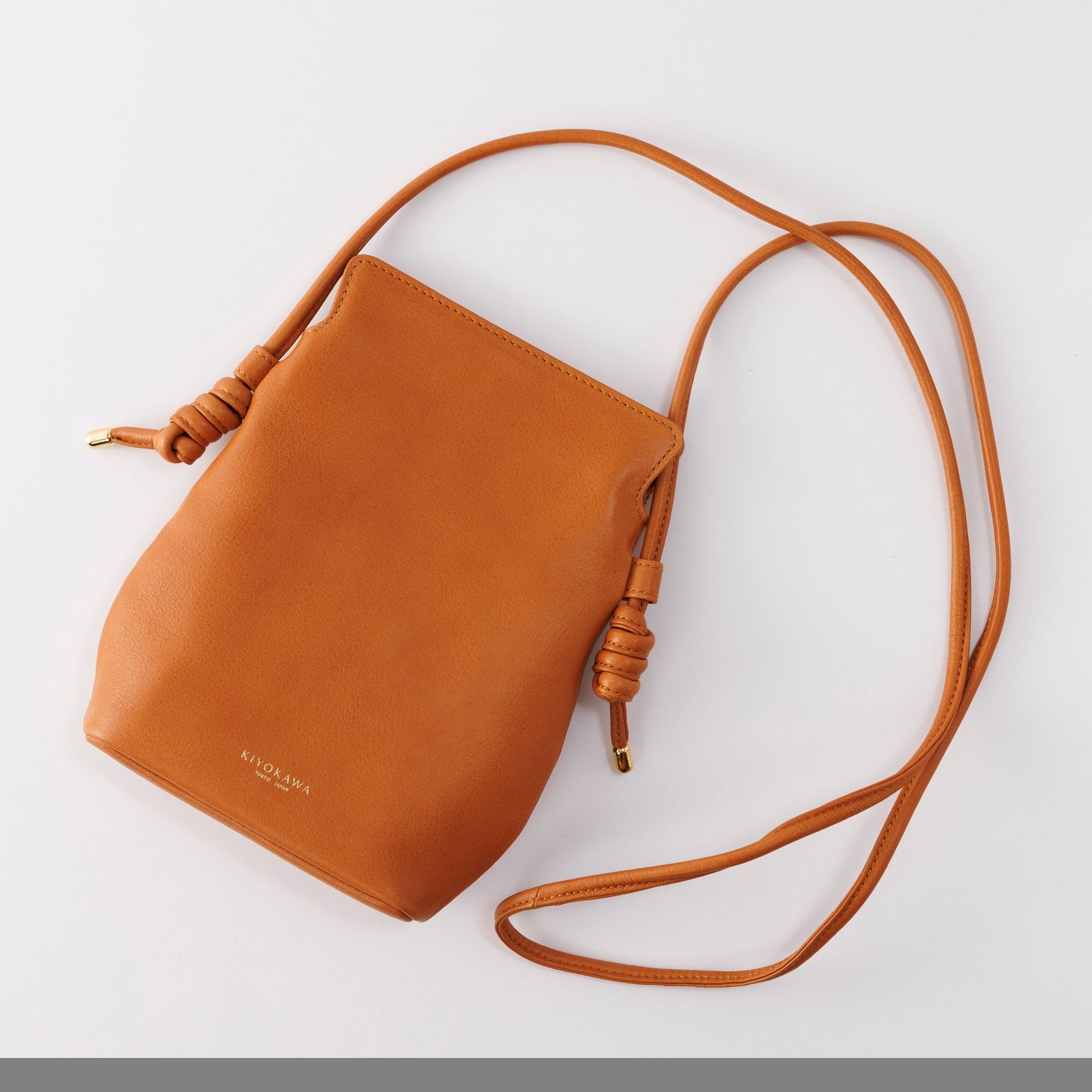 柔らかな牛革　ミニショルダーポシェット【ZIT002】