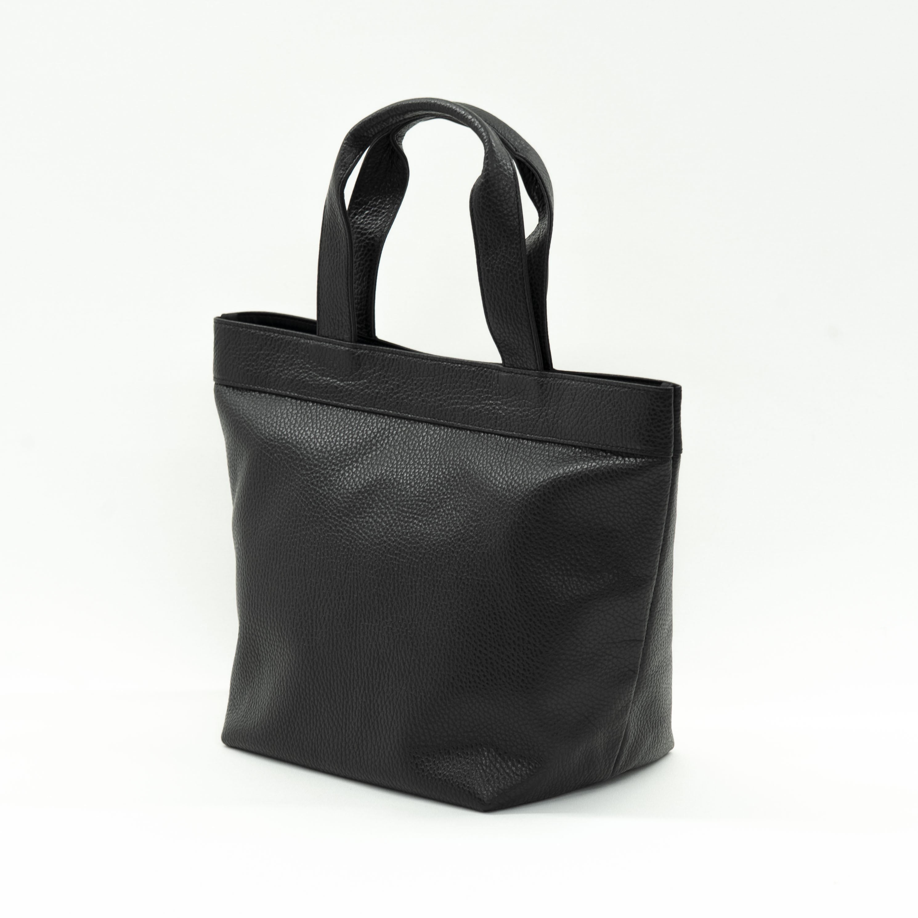 やわらかくて上質な高級本革トート