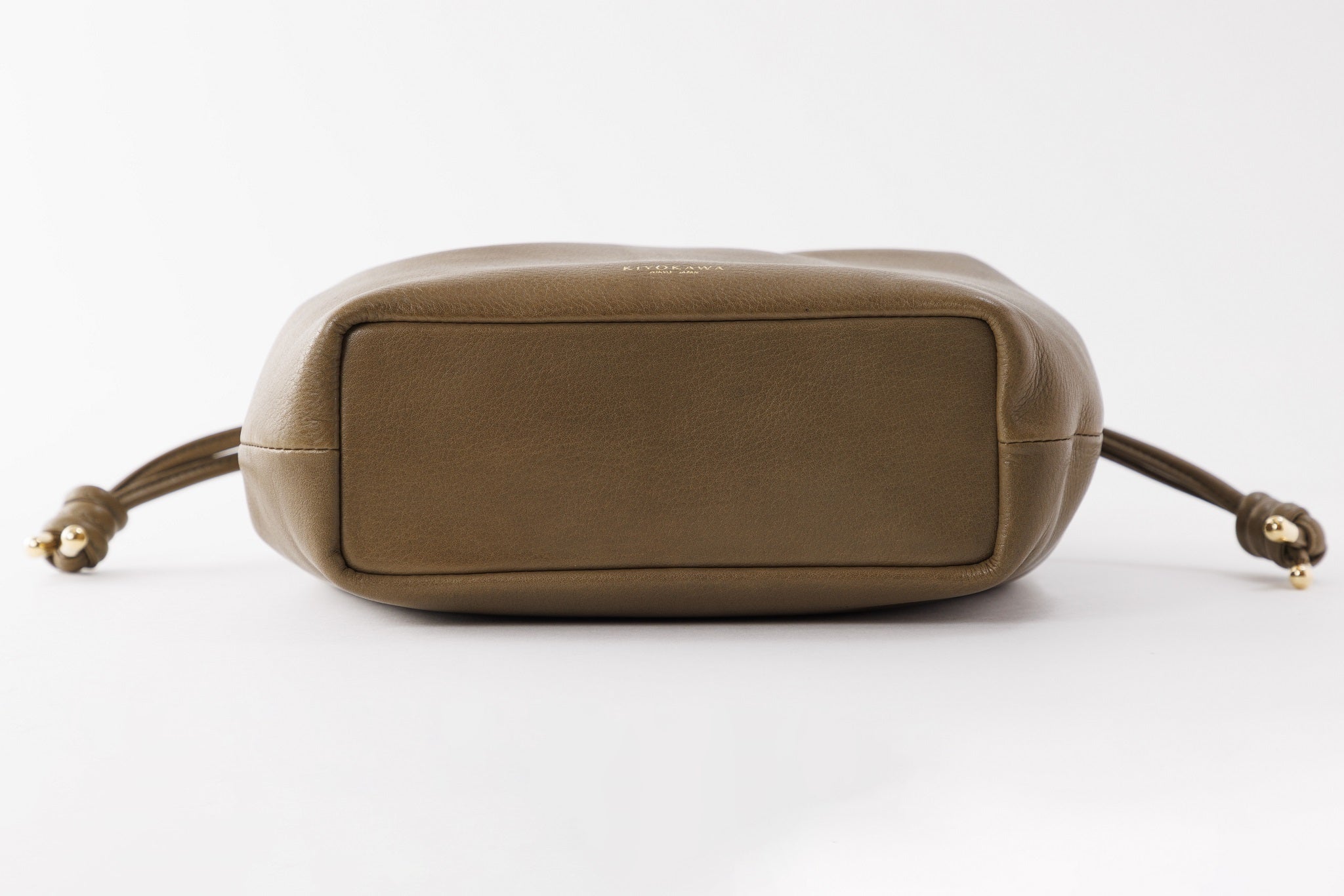 柔らかな牛革　ショルダーポシェット【ZIT001】