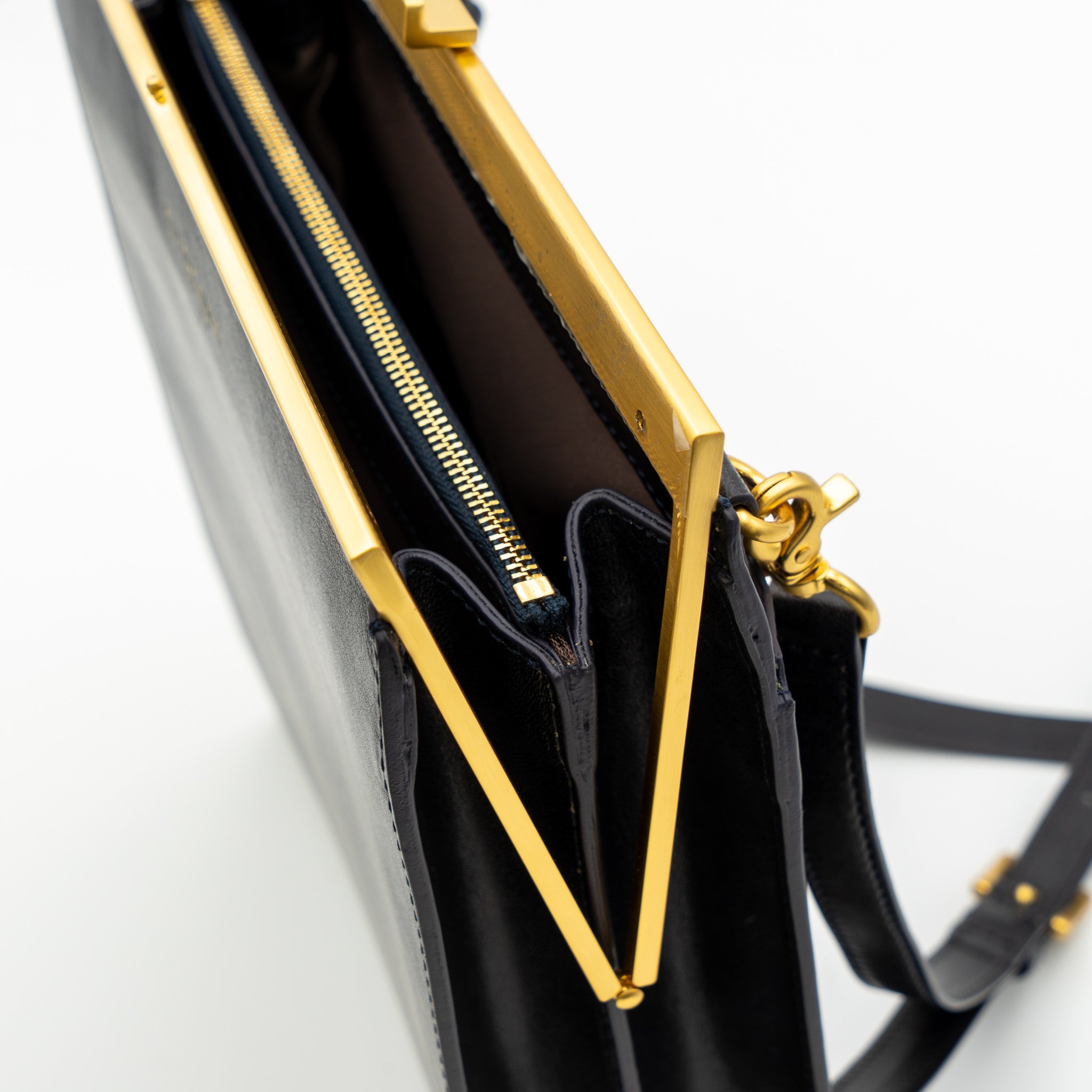 牛革ヌメ　口金ショルダーバッグ【AUD002】